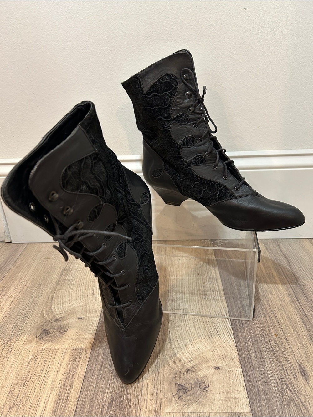 Lace-Up Victorian-Inspired Black Ankle Boots Size 8 - Picture 6 of 7